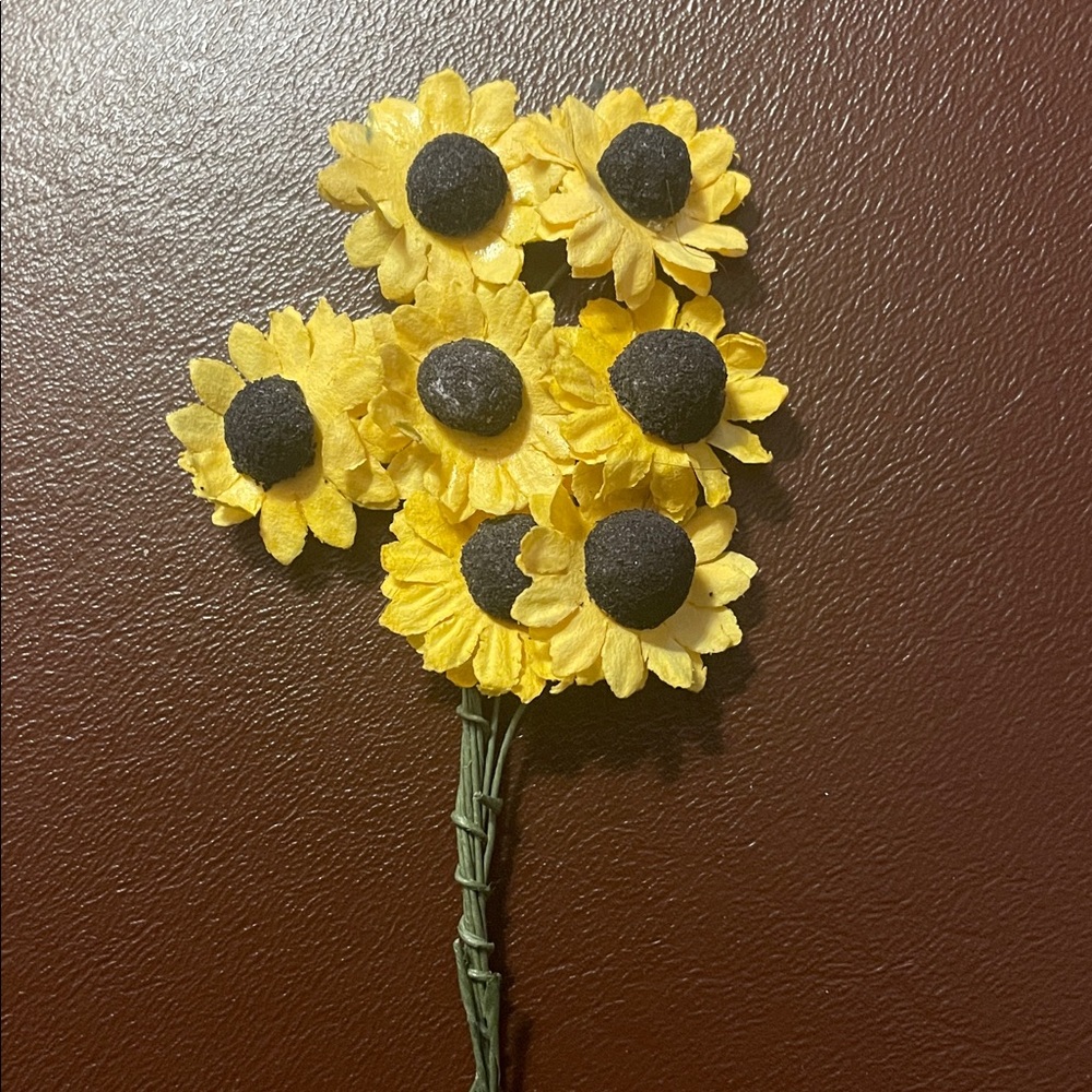 7 Tiny Artificial Sunflowers for DIY crafts
